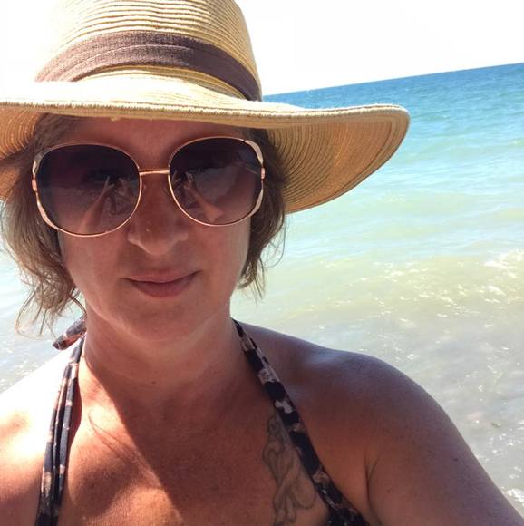 Meet your Posher, Julie - Picture 1 of 1